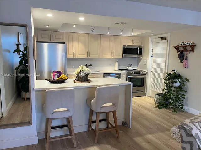 $369,000 | 3050 Northeast 48th Street, Unit 205, Fort Lauderdale, FL 33308