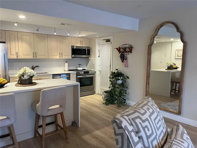 $369,000 | 3050 Northeast 48th Street, Unit 205, Fort Lauderdale, FL 33308