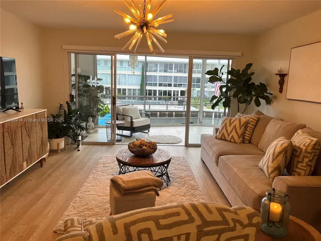 $369,000 | 3050 Northeast 48th Street, Unit 205, Fort Lauderdale, FL 33308