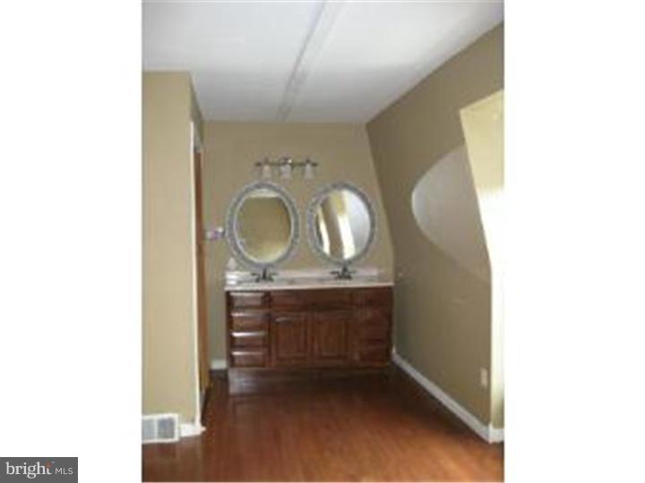 11873 Academy Road, Unit H5 Philadelphia, PA 19154 - Photo 19 of 25 Bathroom
