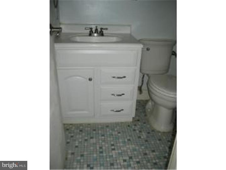 11873 Academy Road, Unit H5 Philadelphia, PA 19154 - Photo 22 of 25 Bathroom