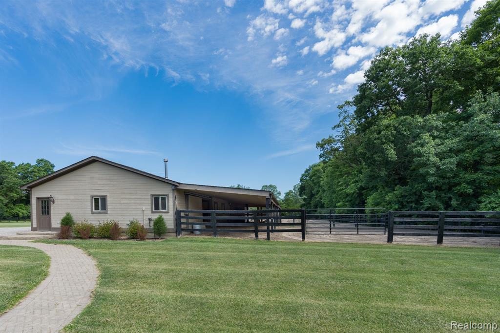 3965 Collins Road Oakland, MI 48363 - Photo 42 of 63