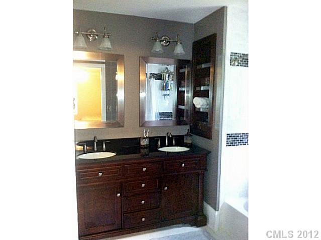 5510 Valley Forge Road Charlotte, NC 28210 - Photo 6 of 10 Gallery Image 6