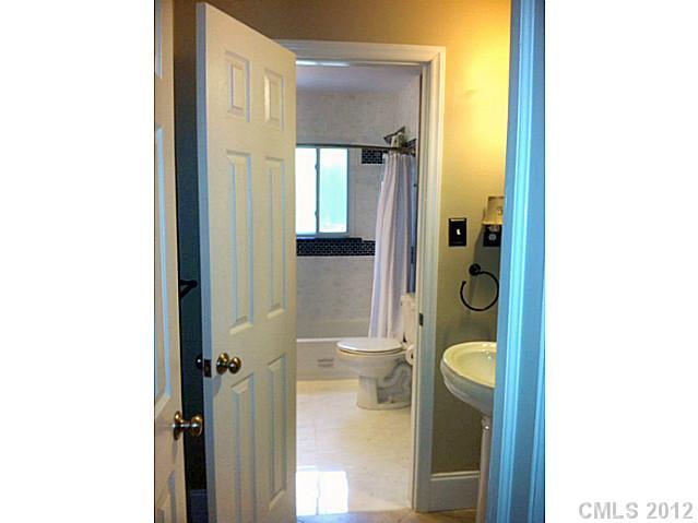 5510 Valley Forge Road Charlotte, NC 28210 - Photo 8 of 10 Gallery Image 8