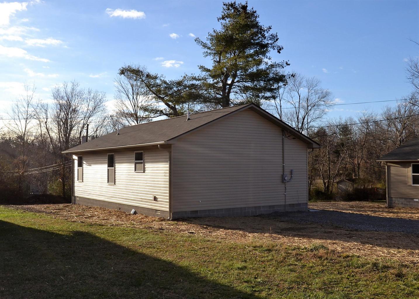 Wells Road, Unit 14 Crossville, TN 38555 - Photo 3 of 6 Back-previous listing