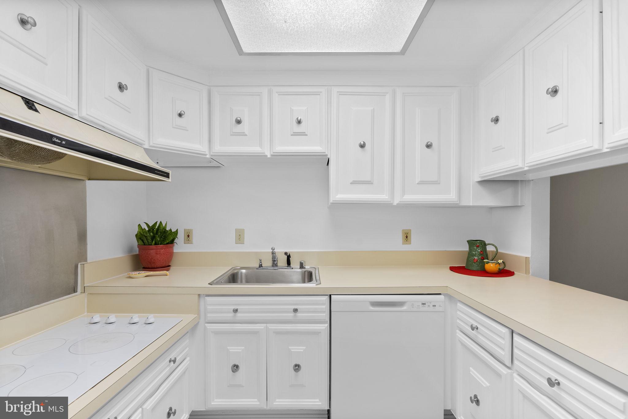 3382 Chiswick Court, Unit 512D Silver Spring, MD 20906 - Photo 13 of 50 More of the bright, cheery kitchen!