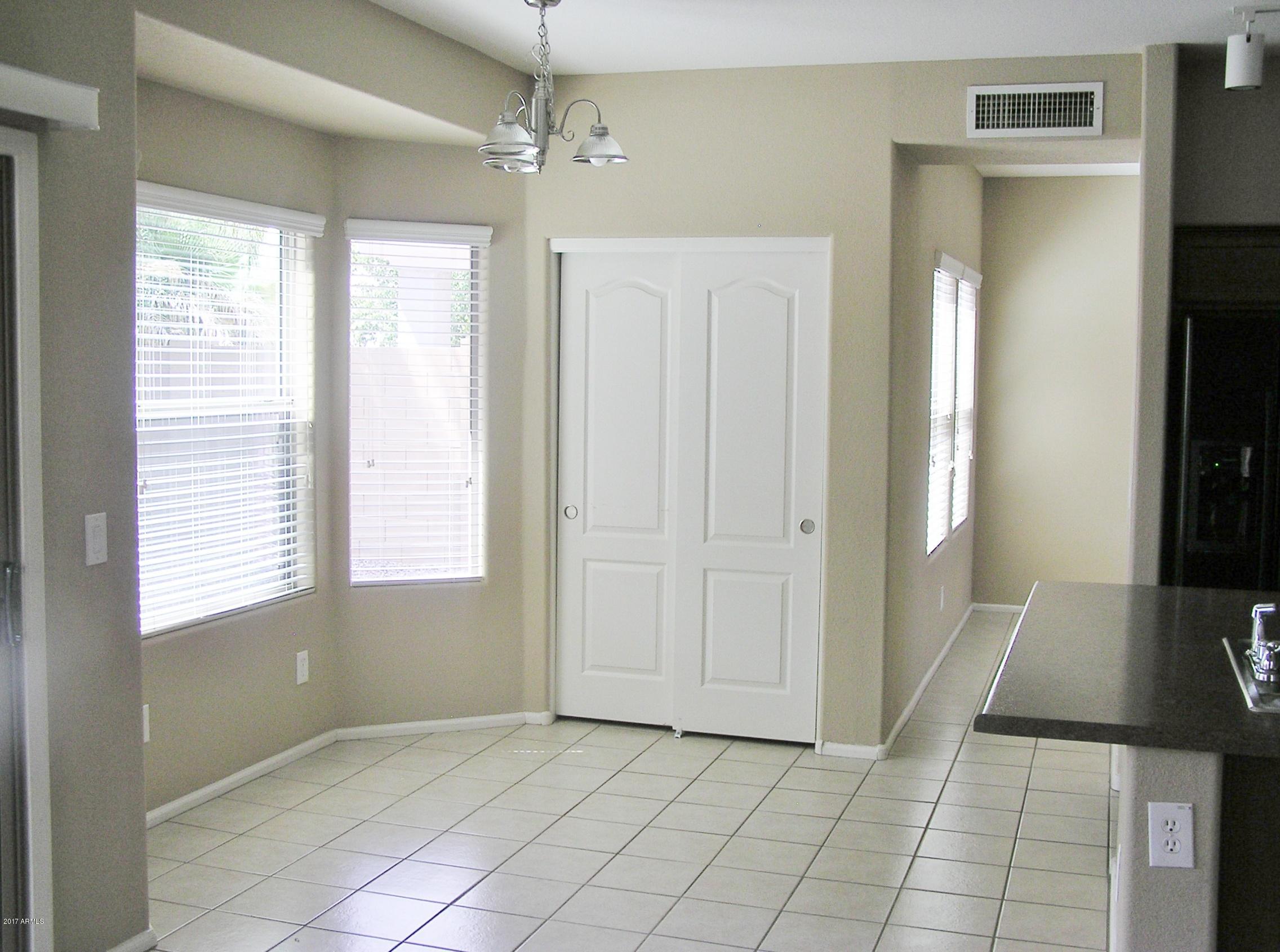 4231 East Bonanza Road Gilbert, AZ 85297 - Photo 25 of 62 BREAKFAST NOOK WITH BAY WINDOW