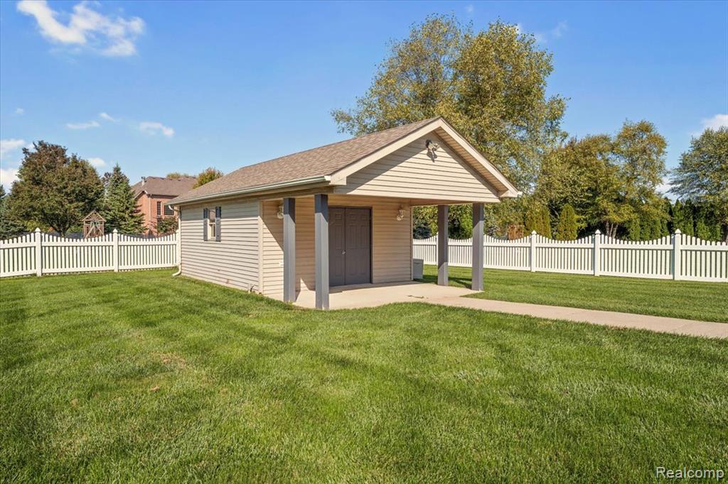 187 Golfview Way Monroe, MI 48162 - Photo 35 of 45 Gallery Image 35