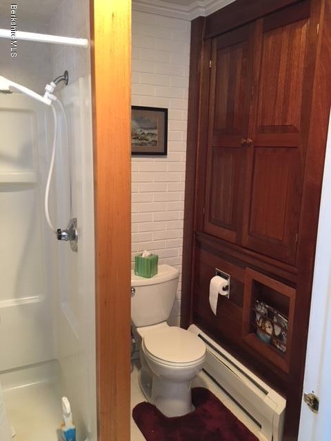 249 Middle Road Clarksburg, MA 01247 - Photo 14 of 29 kovemasterbath
