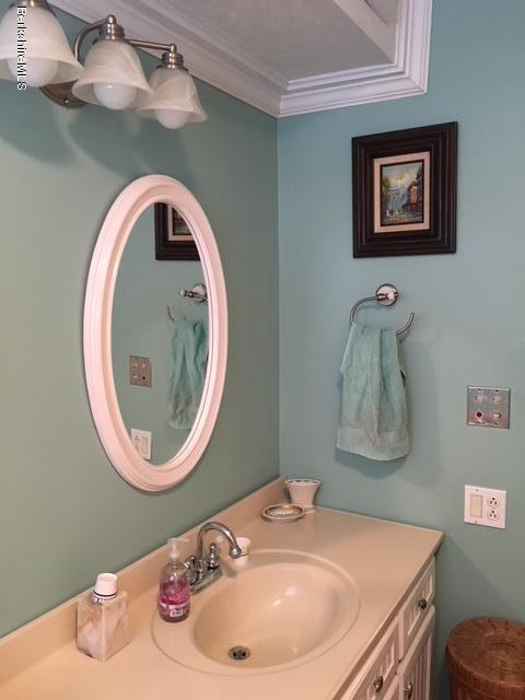 249 Middle Road Clarksburg, MA 01247 - Photo 18 of 29 kovebath3