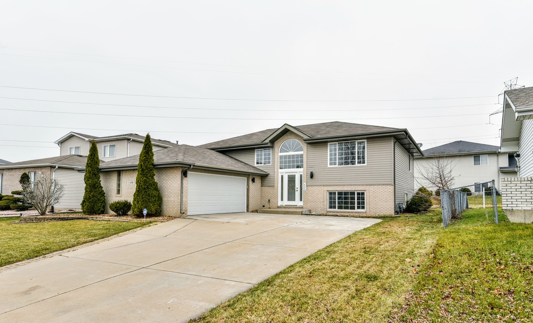 606 Farmview Road University Park, IL 60484 - Photo 1 of 39