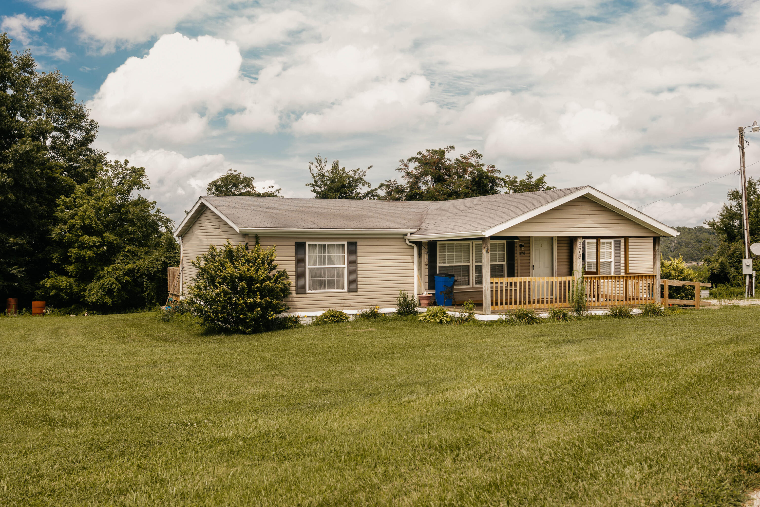 878 Amos Ridge Road Frenchburg, KY 40322 - Photo 5 of 28 FO7A9678krp