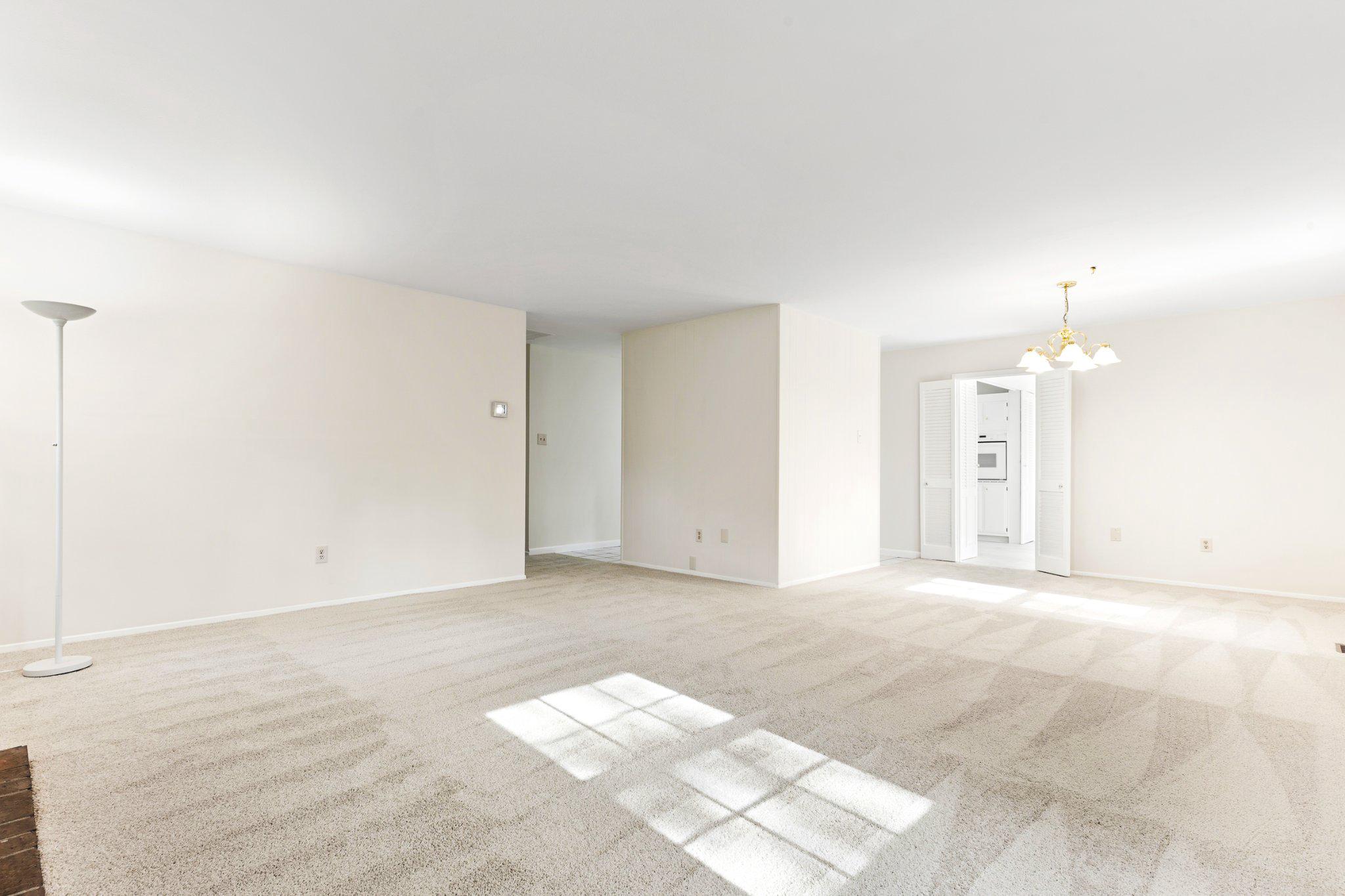 12605 Cedarbrook Lane Laurel, MD 20708 - Photo 5 of 28 Living Room