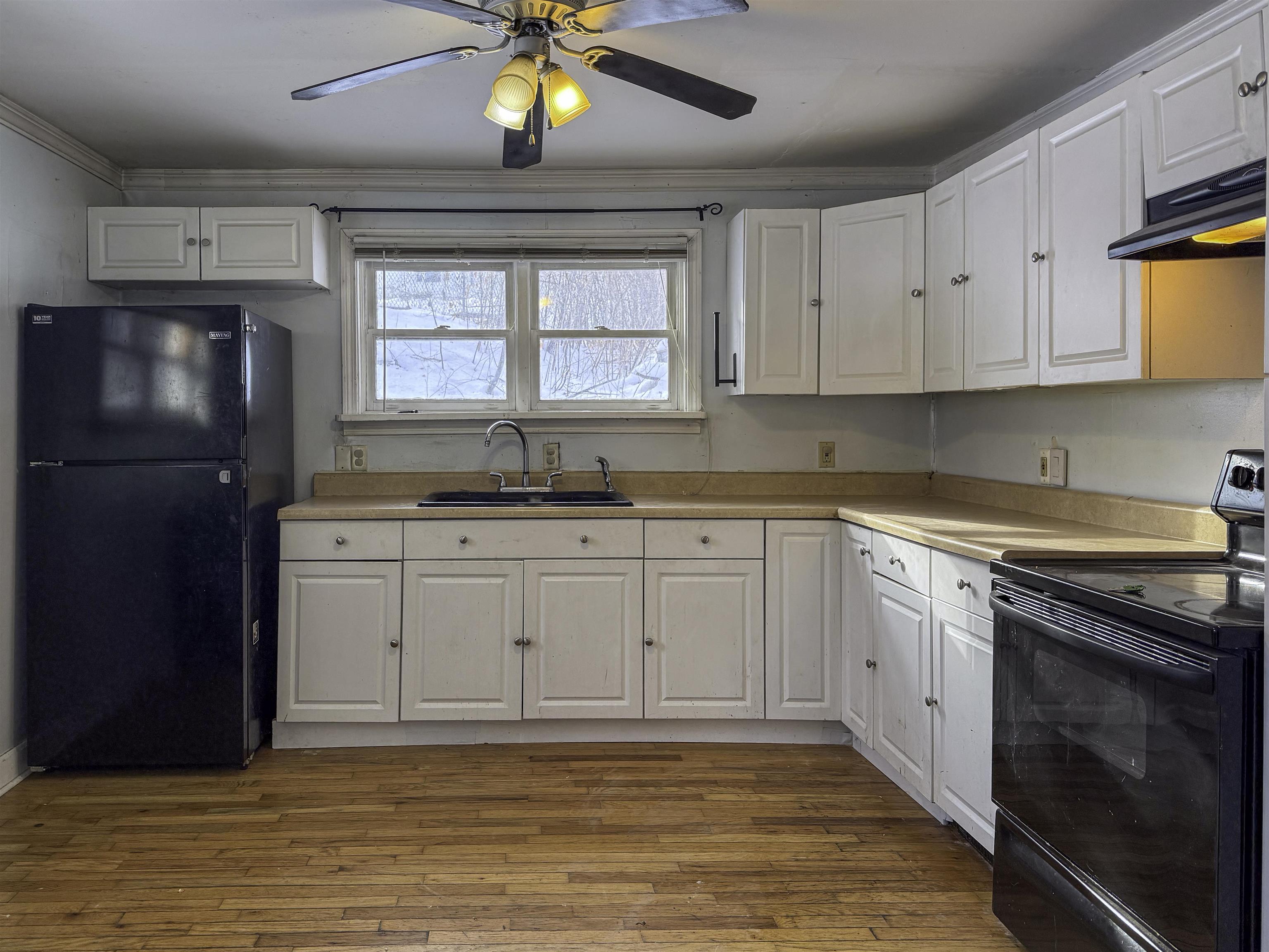 95 Union Street Springfield, VT 05156 - Photo 12 of 50