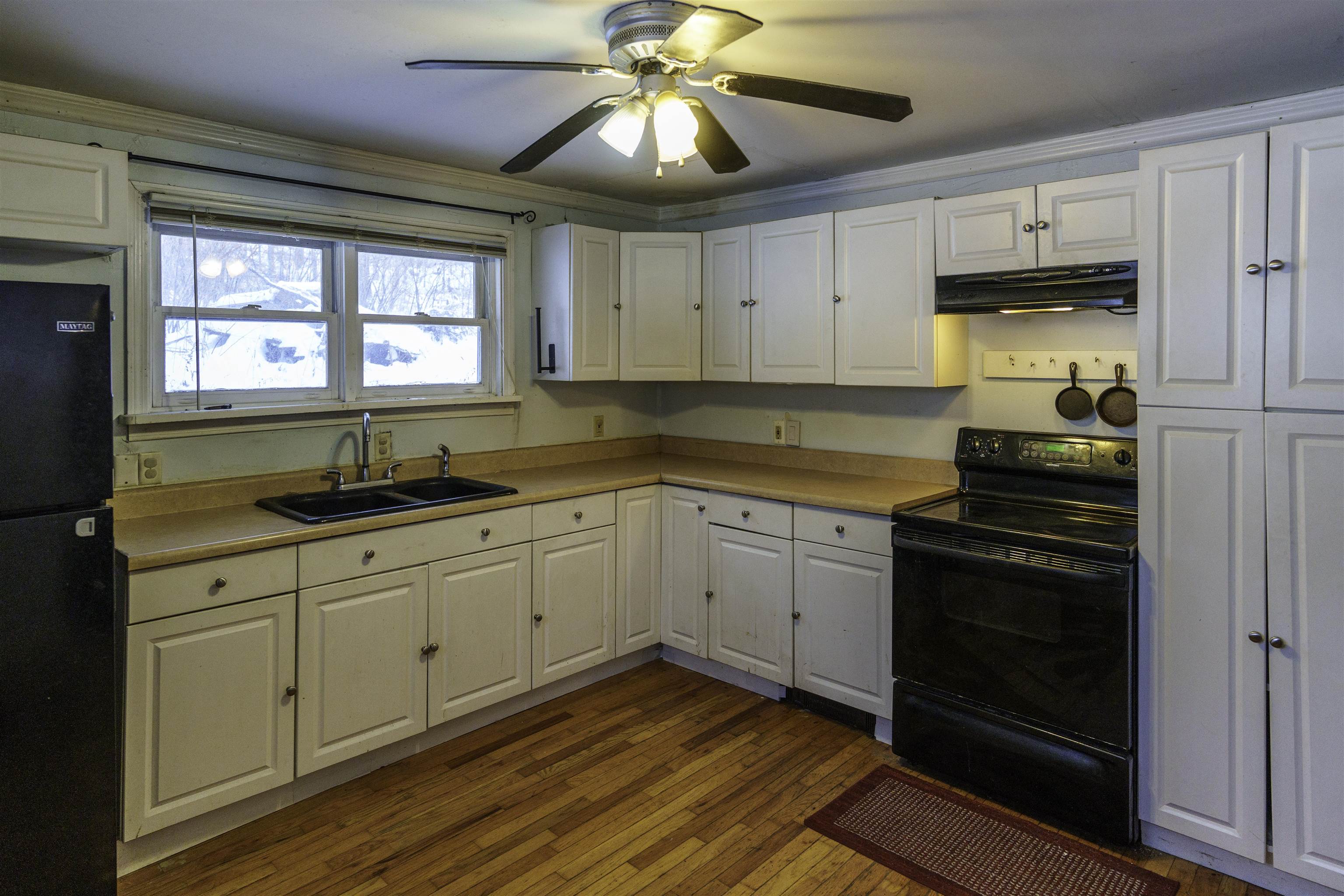 95 Union Street Springfield, VT 05156 - Photo 13 of 50