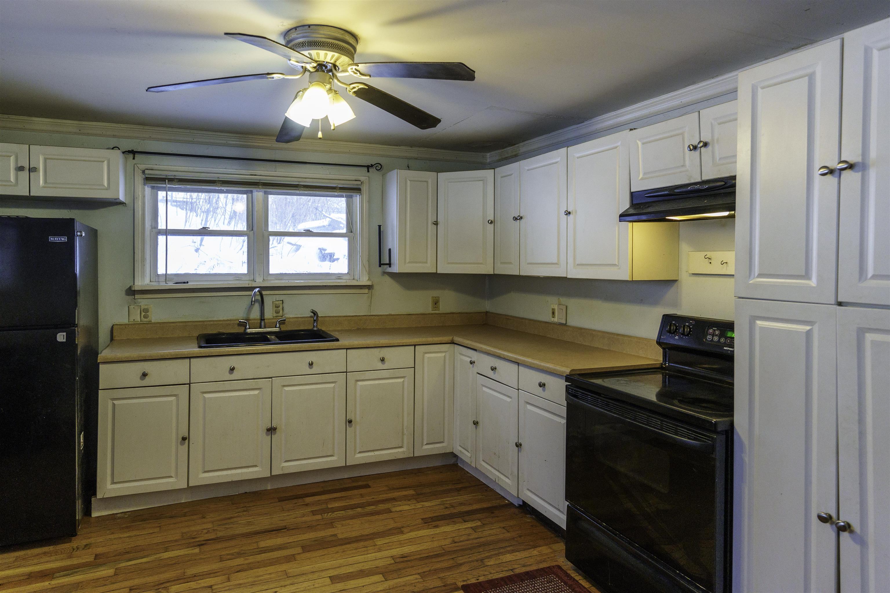 95 Union Street Springfield, VT 05156 - Photo 10 of 50