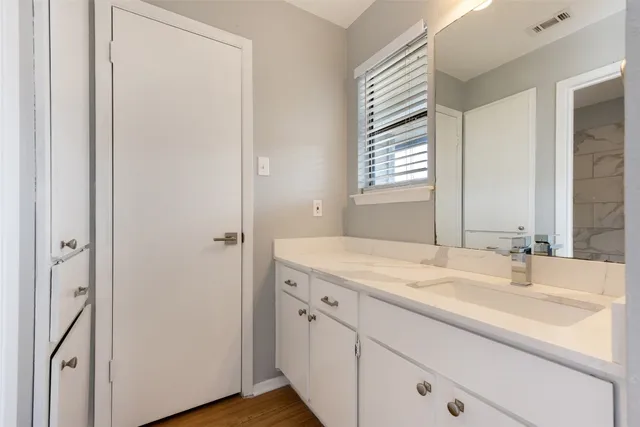 $1,370 | 5301 Indio Cove, Unit C, Austin, TX 78745