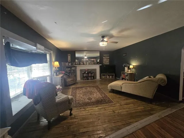 $225,000 | 215 East Henry Street, Clinton, MO 64735