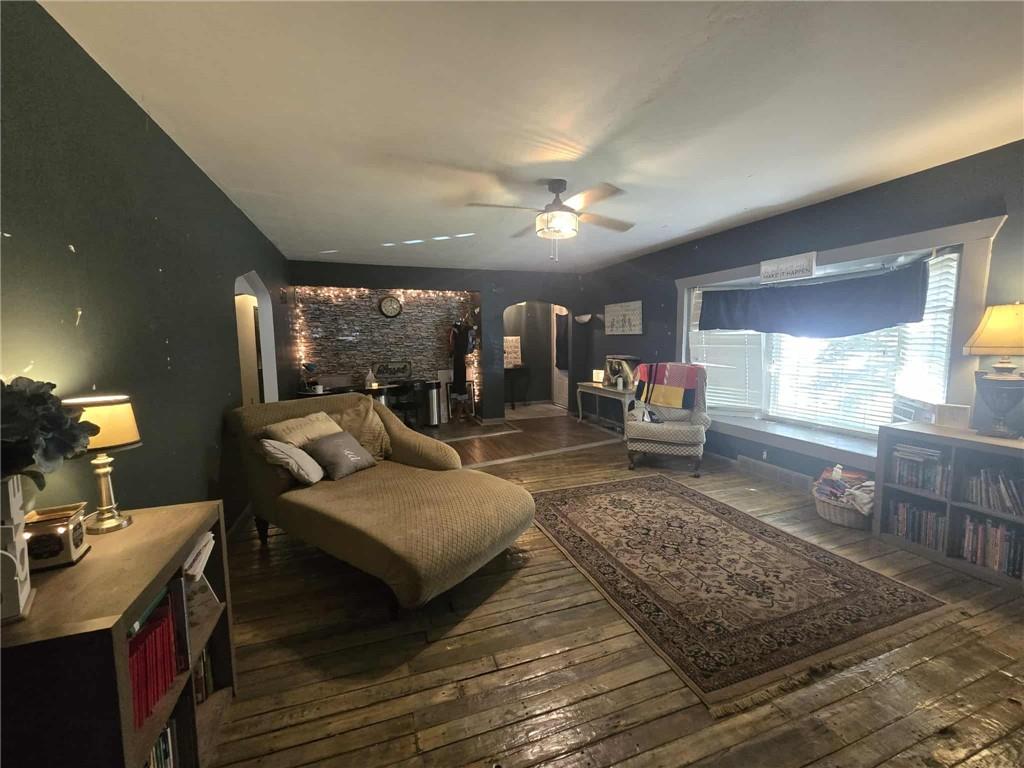 215 East Henry Street Clinton, MO 64735 - Photo 12 of 24