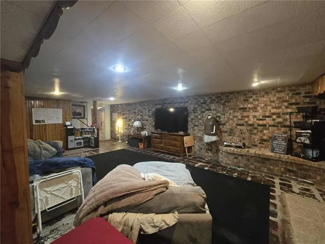 $225,000 | 215 East Henry Street, Clinton, MO 64735