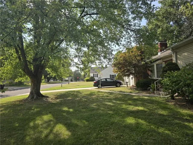 $225,000 | 215 East Henry Street, Clinton, MO 64735