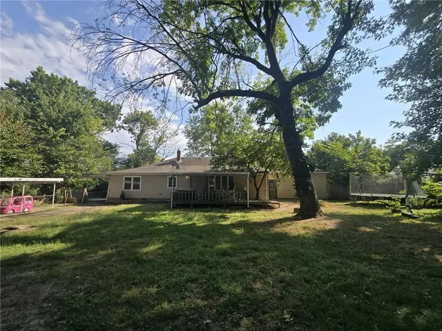 $225,000 | 215 East Henry Street, Clinton, MO 64735