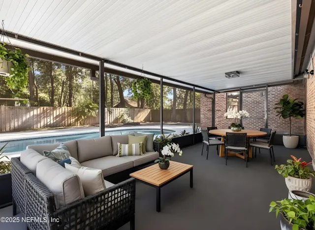 $689,900 | 337 Tarrasa Drive, Jacksonville, FL 32225