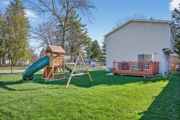 $340,000 | 35737 North Hunt Avenue, Ingleside, IL 60041