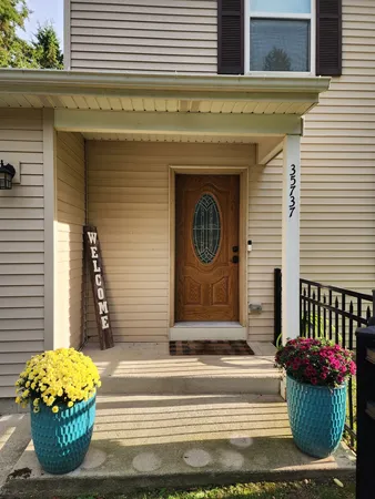 $350,000 | 35737 North Hunt Avenue, Ingleside, IL 60041