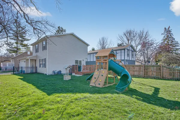 $340,000 | 35737 North Hunt Avenue, Ingleside, IL 60041