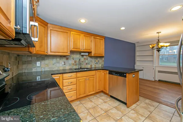 $3,300 | 204 Greenbriar Lane, Havertown, PA 19083