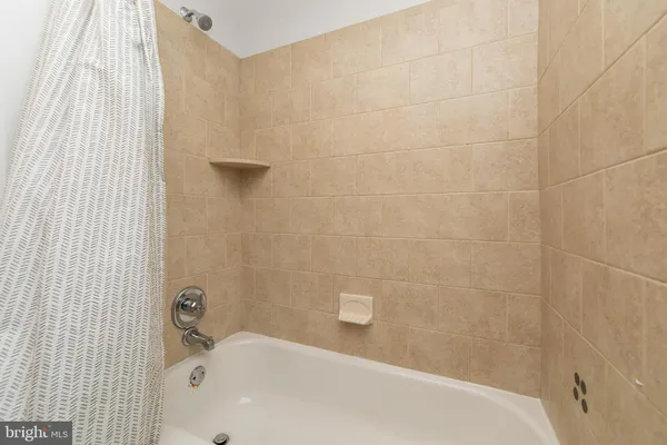 $3,300 | 204 Greenbriar Lane, Havertown, PA 19083