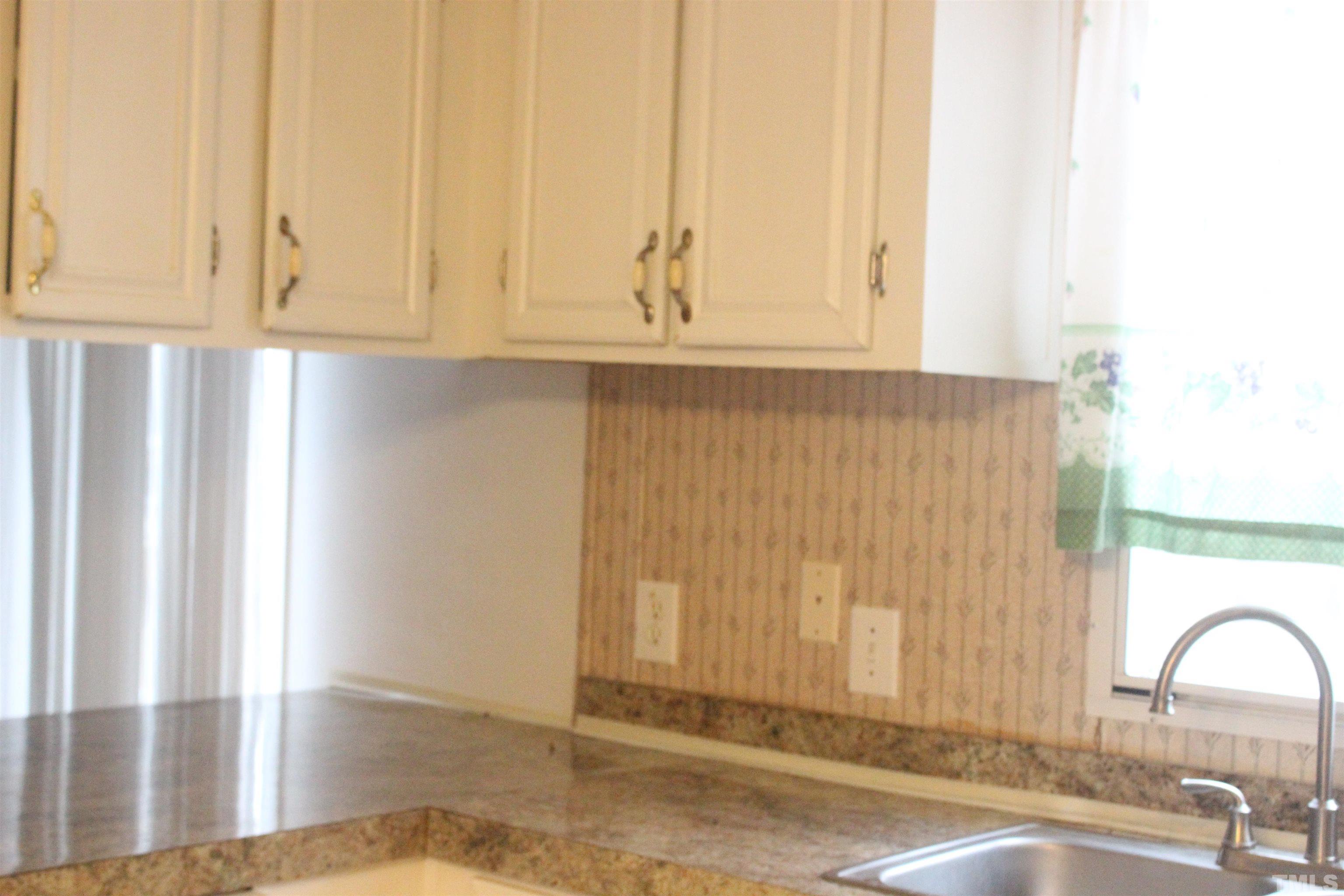 2986 Thomas Road Henderson, NC 27537 - Photo 17 of 21 a view of a window