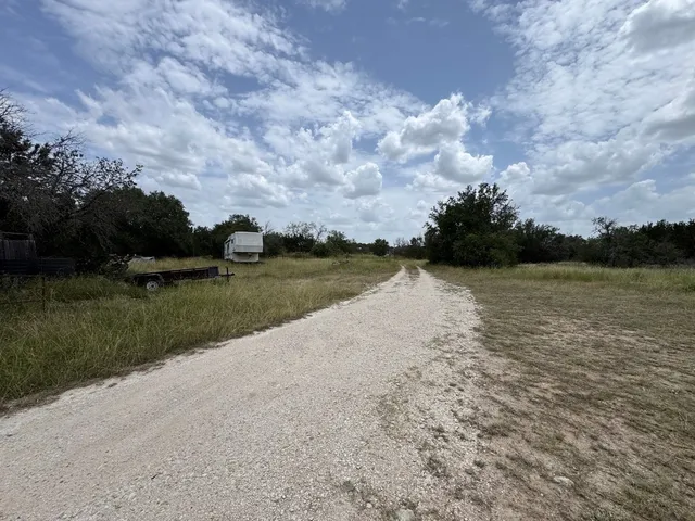$299,900 | 11009 North US Highway 183, Briggs, TX 78608