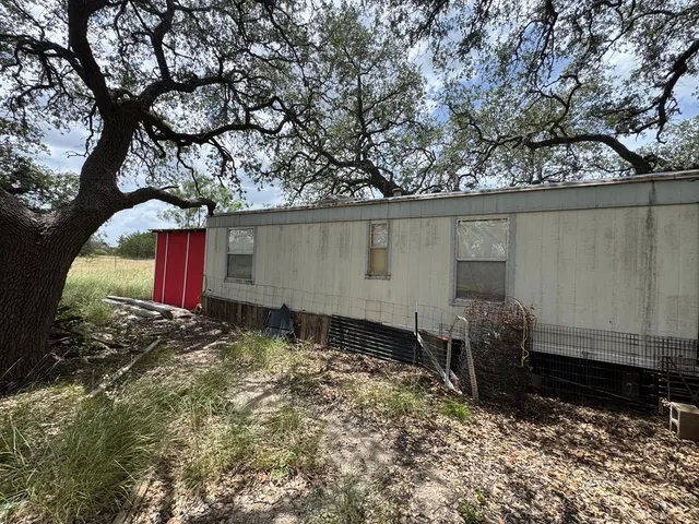 $299,900 | 11009 North US Highway 183, Briggs, TX 78608