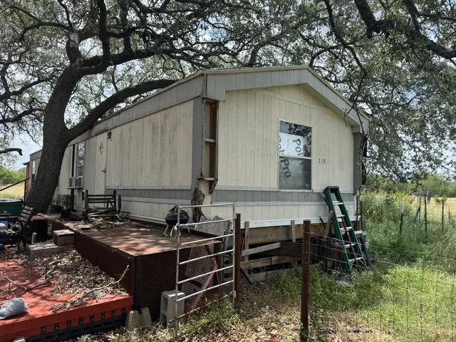 $299,900 | 11009 North US Highway 183, Briggs, TX 78608