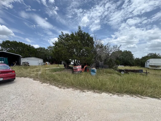 $299,900 | 11009 North US Highway 183, Briggs, TX 78608