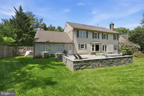 $1,599,500 | 7556 Pepperell Drive, Bethesda, MD 20817