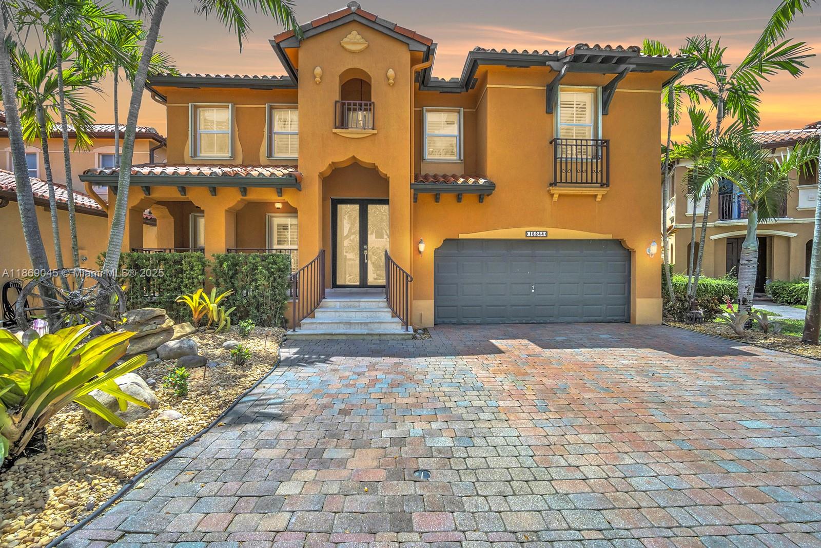 15244 Southwest 29th Terrace Miami, FL 33185 - Photo 5 of 74 a front view of a house