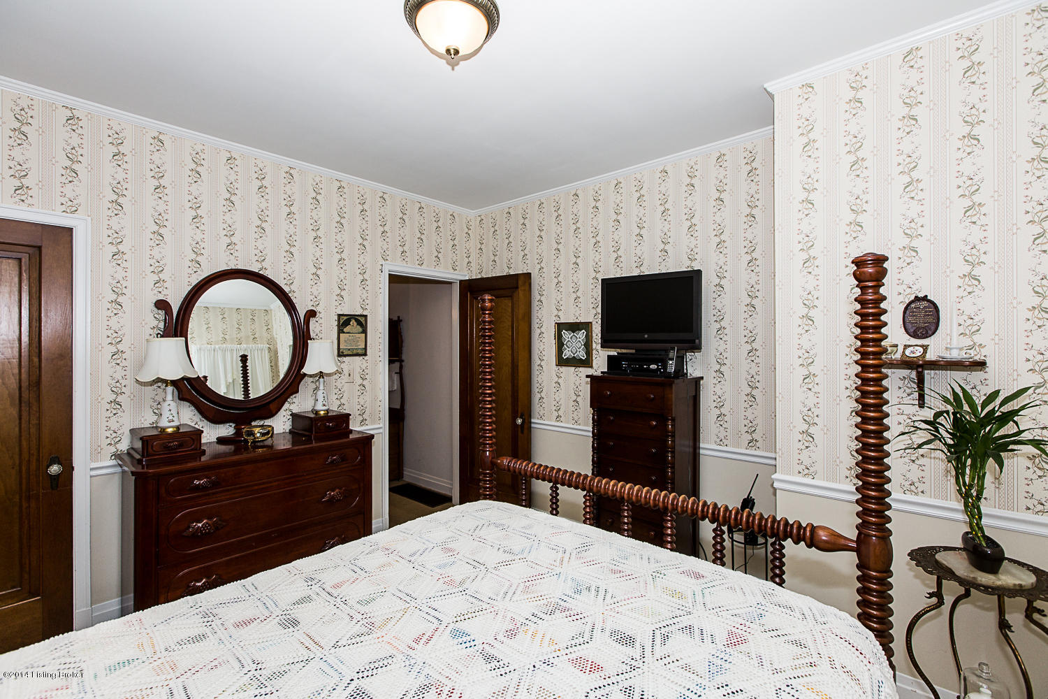 3604 Lexington Road Louisville, KY 40207 - Photo 18 of 52 RAN_4297