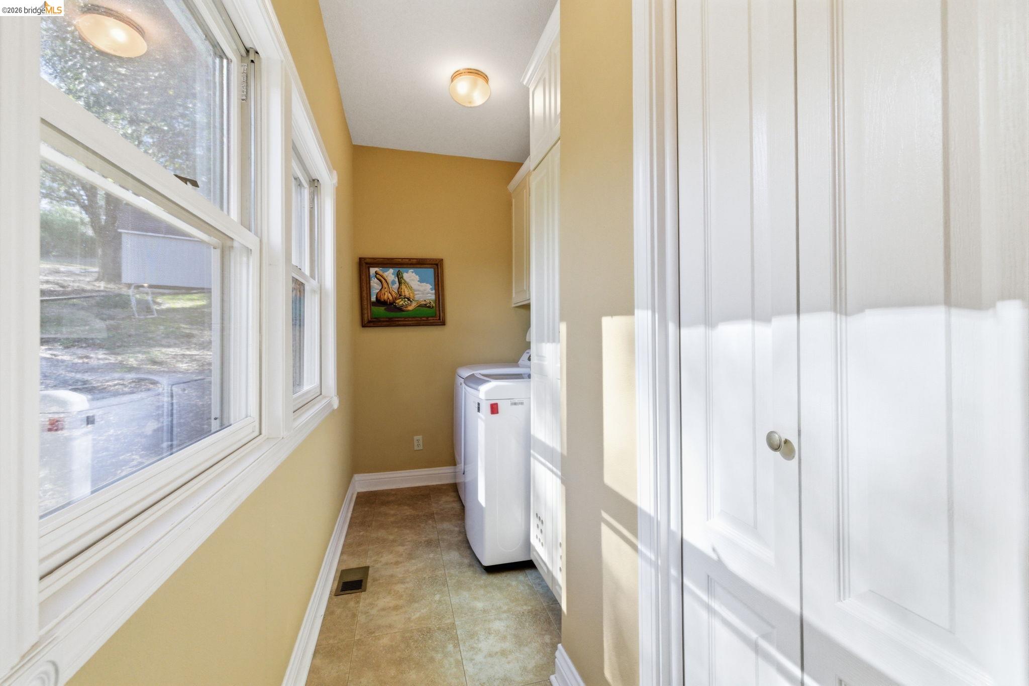 23401 Italian Bar Road Columbia, CA 95310 - Photo 10 of 49 a view of a bathroom with tub and shower