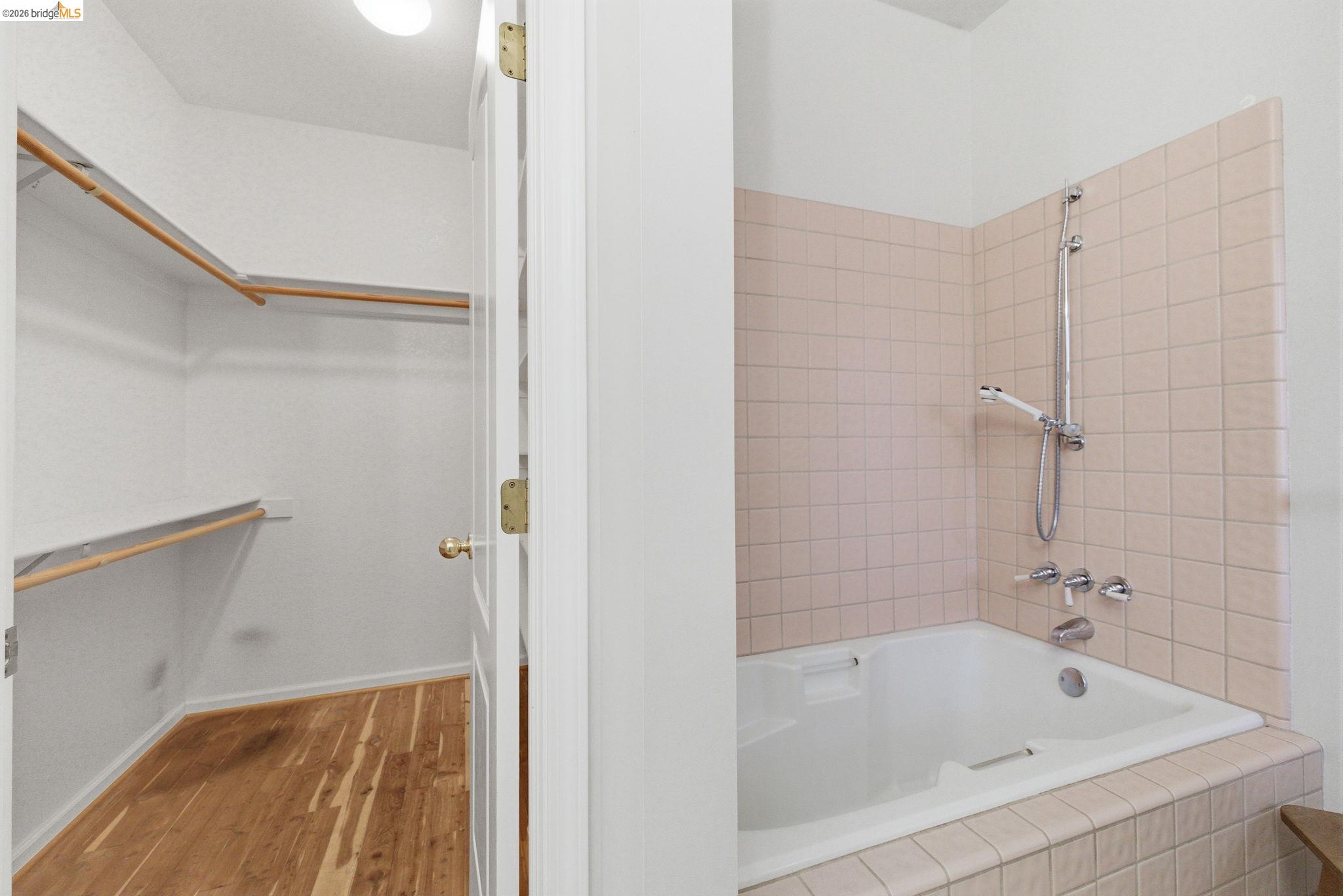 23401 Italian Bar Road Columbia, CA 95310 - Photo 30 of 49 a bathroom with a bathtub and shower