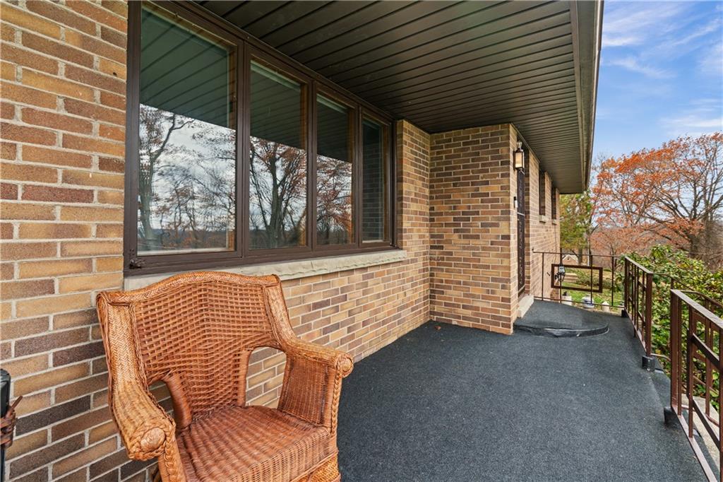 1460 Agnes Road Pittsburgh, PA 15227 - Photo 3 of 27 Gallery Image 3
