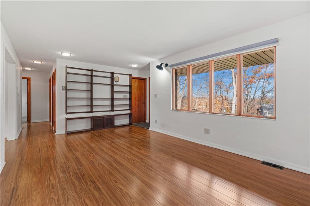1460 Agnes Road Pittsburgh, PA 15227 - Photo 5 of 27 Gallery Image 5