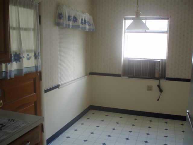 54 North Ashburton Road Columbus, OH 43213 - Photo 2 of 9