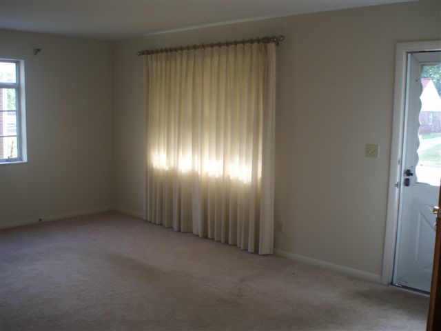 54 North Ashburton Road Columbus, OH 43213 - Photo 3 of 9