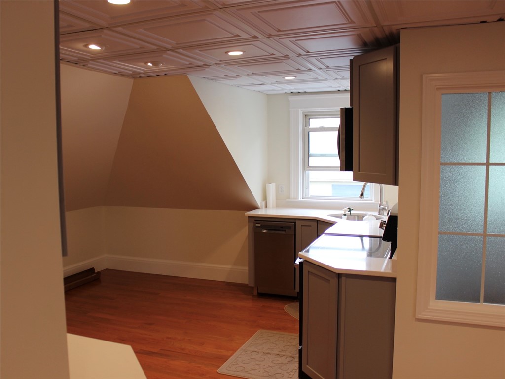 841 Smith Street Providence, RI 02908 - Photo 6 of 38