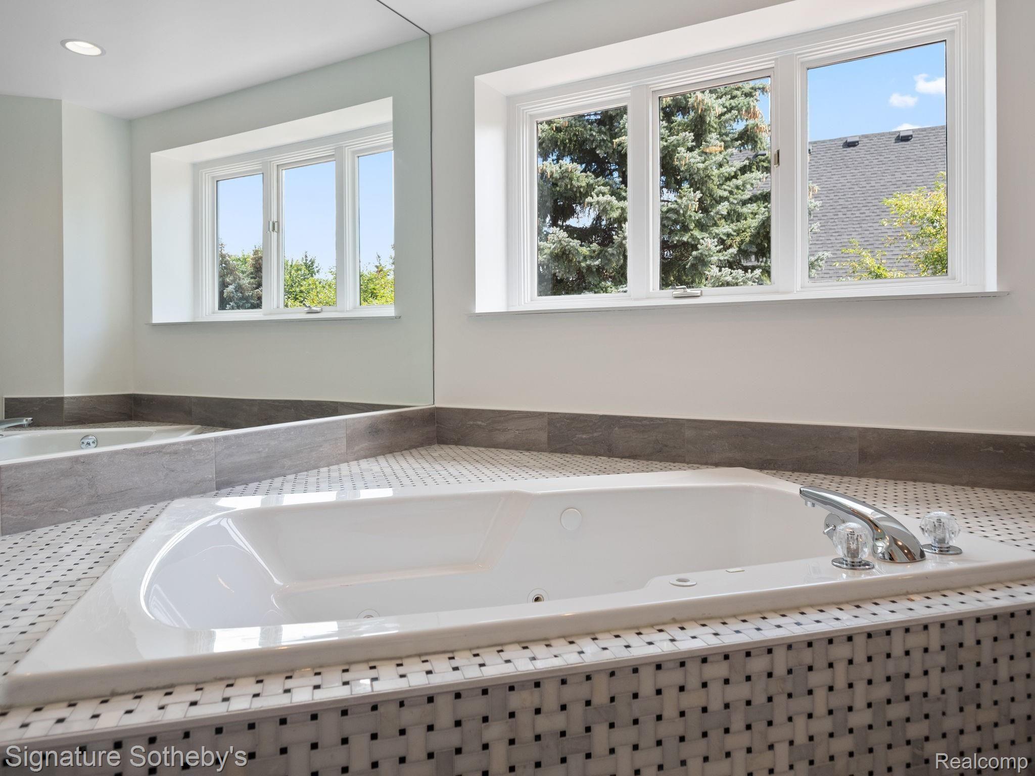 2085 Mapleridge Road Rochester, MI 48309 - Photo 42 of 58 52-web-or-mls-P3955556.jpg