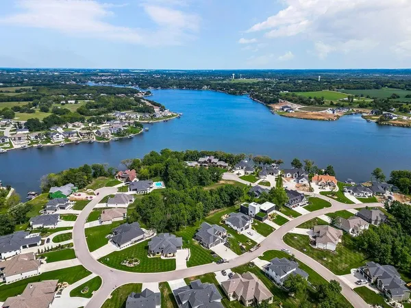 $895,000 | 1 South Buffalo Rdg Court, Lake Winnebago, MO 64034