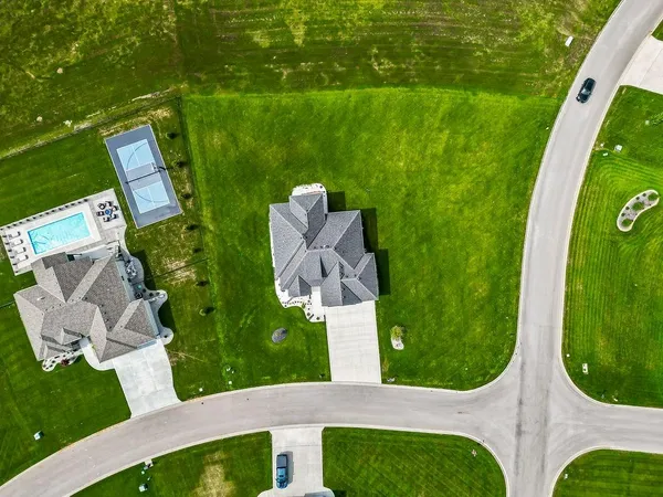 $895,000 | 1 South Buffalo Rdg Court, Lake Winnebago, MO 64034